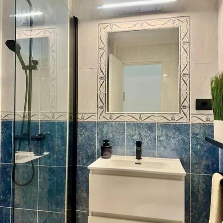 Tinache House Apartmán *