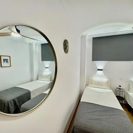 아파트 Tinache House